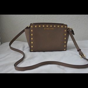 Michael Kors Beige Selma Medium Cross Body Bag